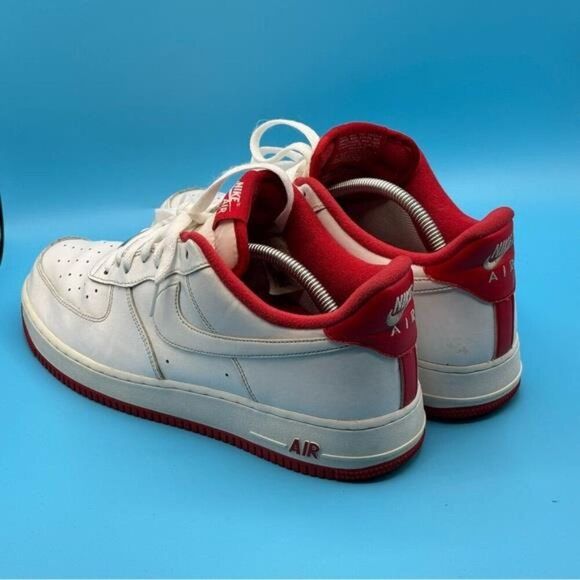 Nike Air Men's White and Red Sneakers - Picture 2 of 4